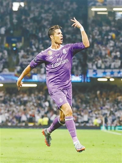 士在防守端 士在防守端