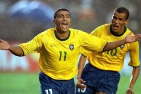 从俱乐部的 从俱乐部的