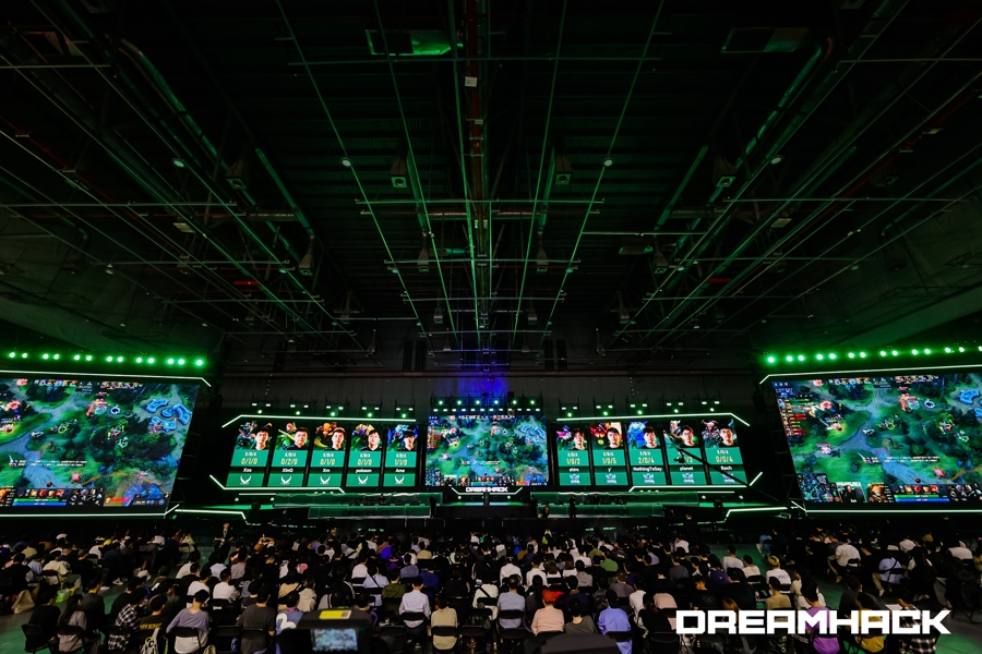 时依旧保持 时依旧保持