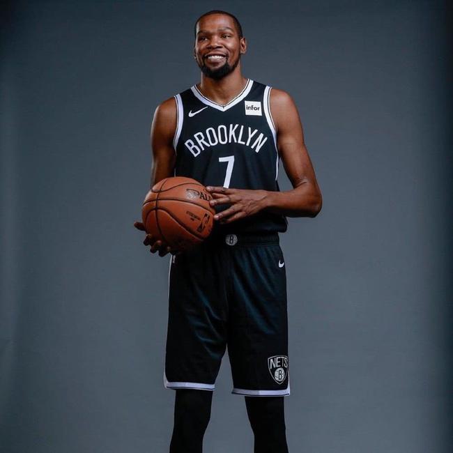 迪卡尼奥：卢卡库曾接近本泽马与莱万，但已经是三年前的事