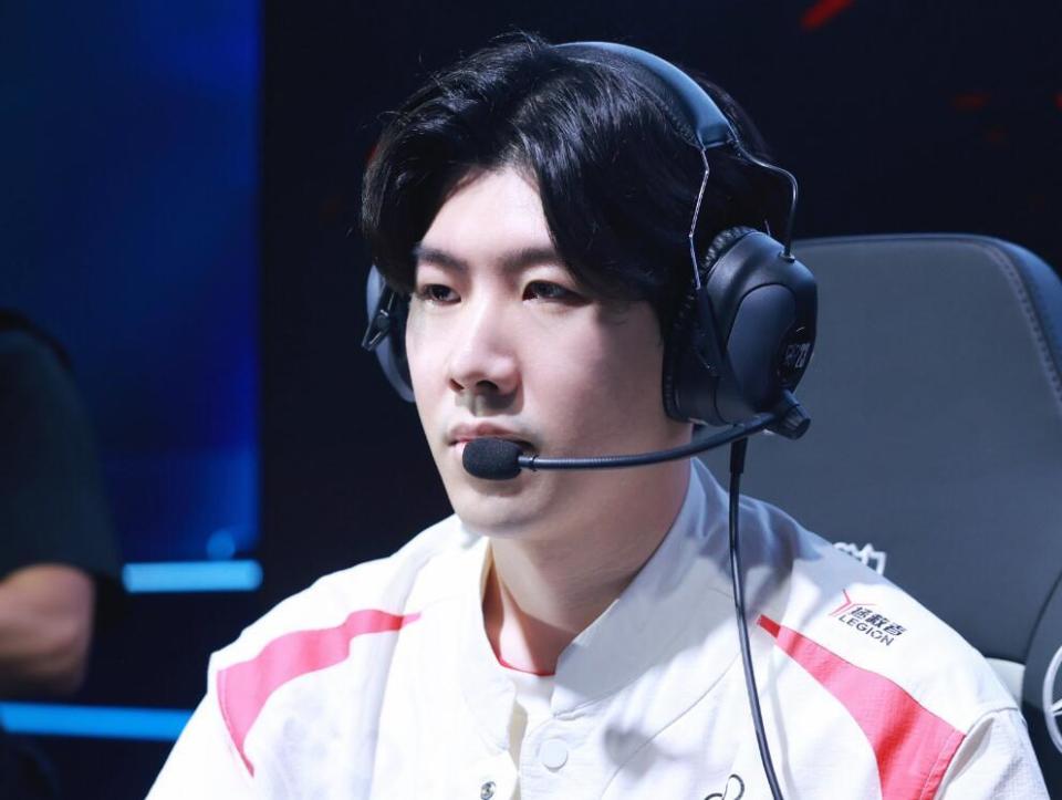 队记：杨瀚森有语言障碍但球感非常棒 揭幕战有望打15-18分钟