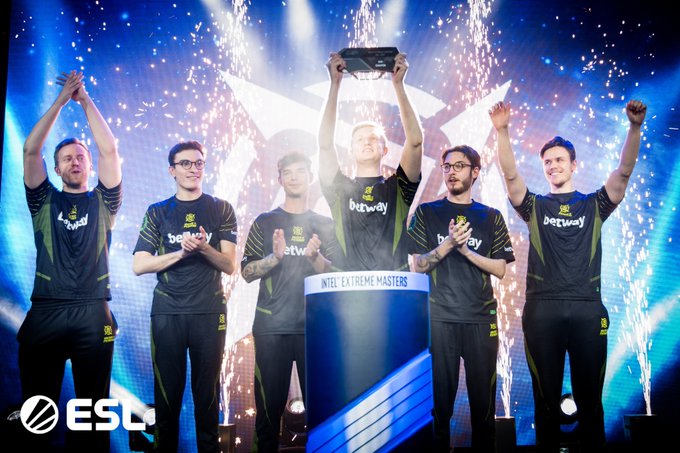 体图：若莱比锡未能获得下赛季欧冠资格，西蒙斯有可能被出售.